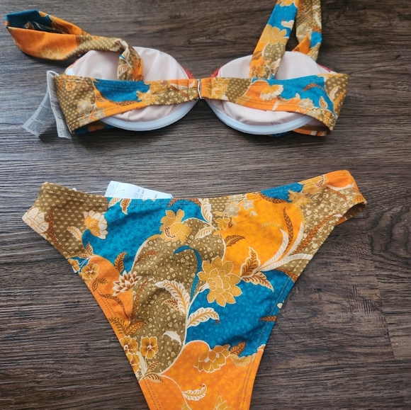 New Cupshe Colorful Floral Bikini Set - Picture 4 of 5